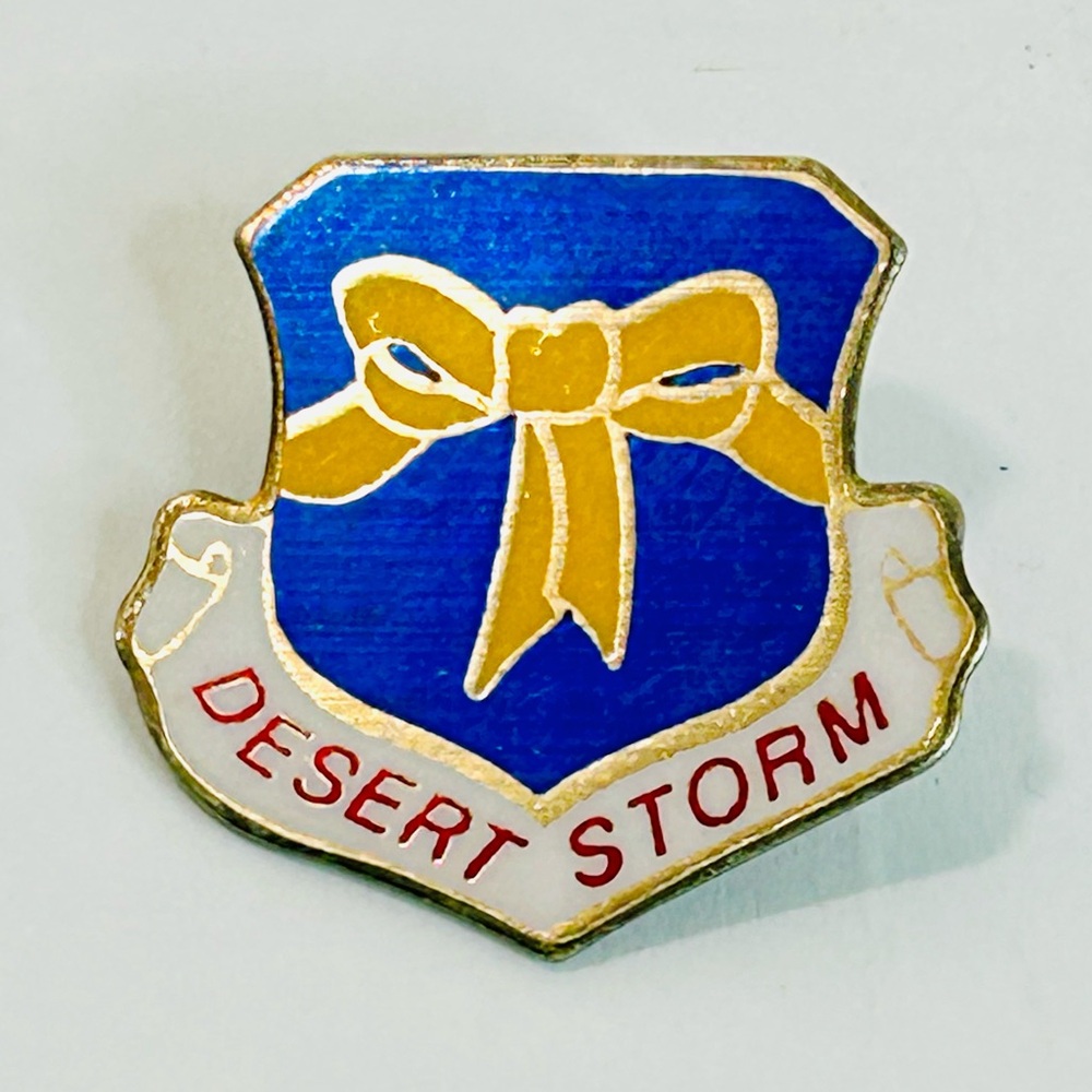 Vintage Collectible Desert Storm Lapel Pin